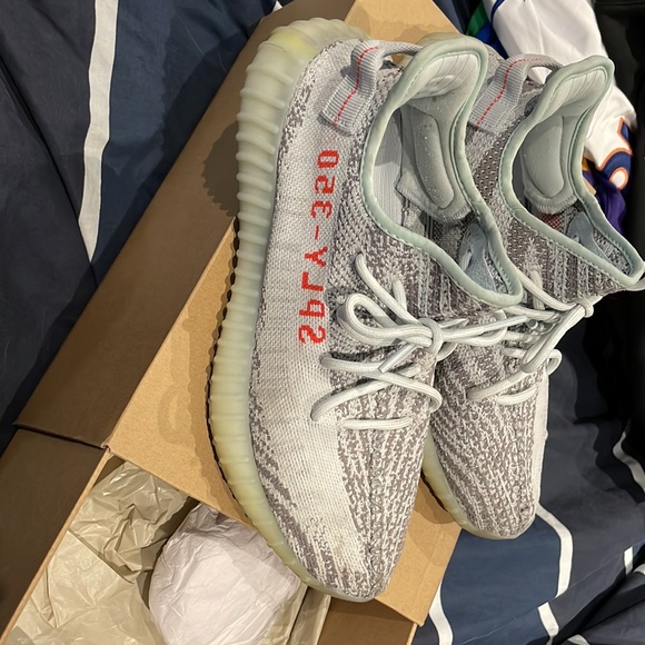 Yeezy 350 V2 blue tint. Size 10 - Picture 9 of 10
